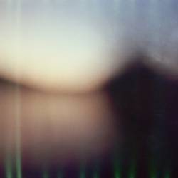 Capa : The Road Is a Grey Tape